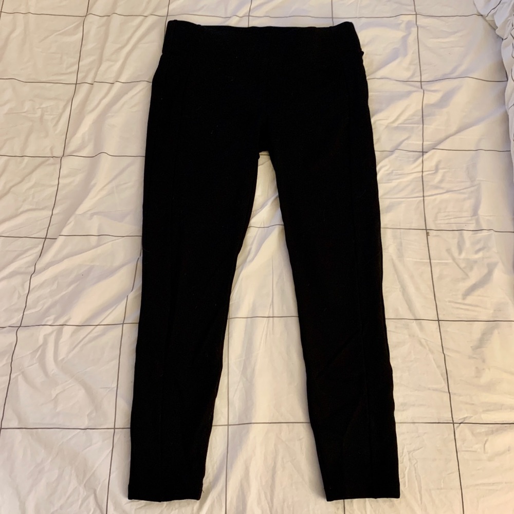 Black side-paneled leggings